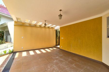 Casa de condomínio à venda com 291m², 4 quartos e 4 vagasGaragem 