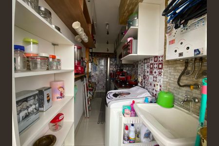 Apartamento para alugar com 46m², 2 quartos e 1 vaga Apartamento para alugar com 46m², 2 quartos e 1 vagaCozinha e Área de Serviço