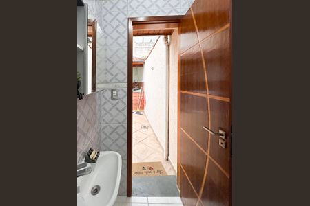 Casa à venda com 100m², 2 quartos e 1 vagaLavabo