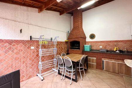 Casa à venda com 100m², 2 quartos e 1 vagaÁrea de Serviço