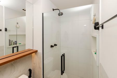Apartamento à venda com 70m², 2 quartos e 1 vaga Apartamento à venda com 70m², 2 quartos e 1 vagaBanheiro Social