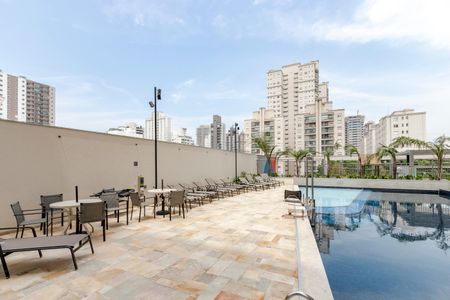 Apartamento à venda com 70m², 2 quartos e 1 vaga Apartamento à venda com 70m², 2 quartos e 1 vagaÁrea comum - Piscina