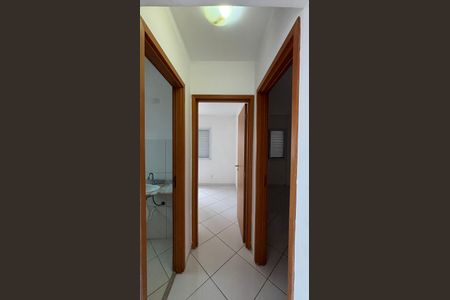 Corredor de apartamento para alugar com 2 quartos, 56m² em Utinga, Santo André
