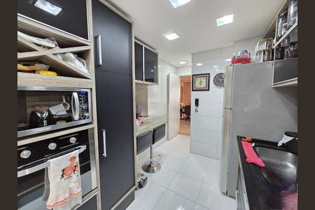 Cozinha de apartamento à venda com 3 quartos, 128m² em Vila Leonor, Guarulhos