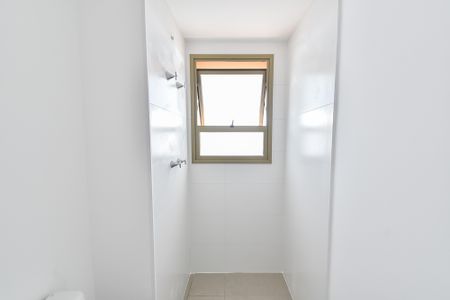 Apartamento à venda com 132m², 3 quartos e 2 vagas Apartamento à venda com 132m², 3 quartos e 2 vagasBanheiro da suíte 2