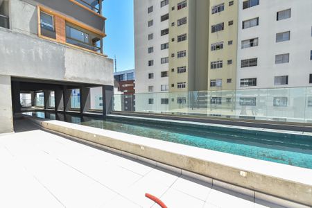 Apartamento à venda com 132m², 3 quartos e 2 vagas Apartamento à venda com 132m², 3 quartos e 2 vagasÁrea comum - Piscina