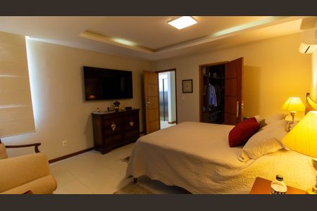 Casa de condomínio à venda com 500m², 4 quartos e 3 vagas