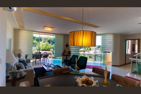 Casa de condomínio à venda com 500m², 4 quartos e 3 vagas