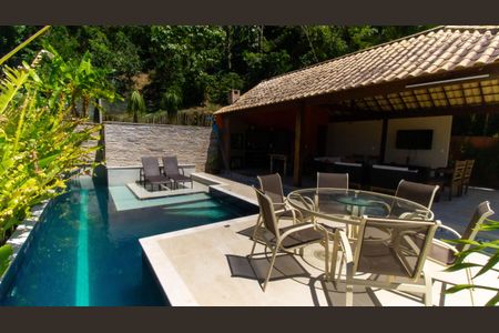 Casa de condomínio à venda com 500m², 4 quartos e 3 vagas