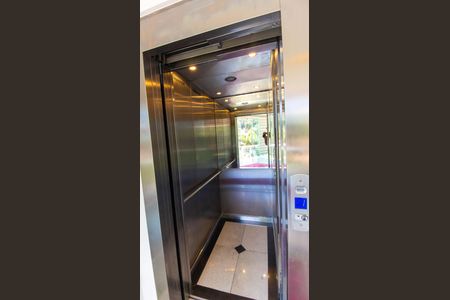 Casa de condomínio à venda com 500m², 4 quartos e 3 vagas