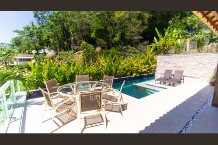 Casa de condomínio à venda com 500m², 4 quartos e 3 vagas