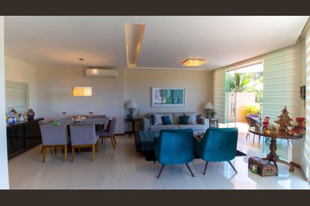 Casa de Condomínio à venda com 4 quartos, 500m² em Piratininga, Niterói