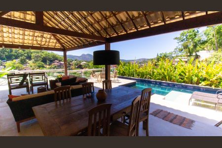 Casa de condomínio à venda com 500m², 4 quartos e 3 vagas