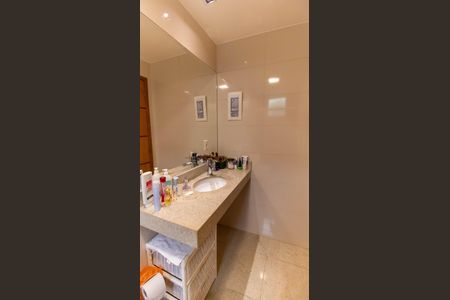 Casa de condomínio à venda com 500m², 4 quartos e 3 vagas