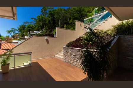 Casa de condomínio à venda com 500m², 4 quartos e 3 vagas