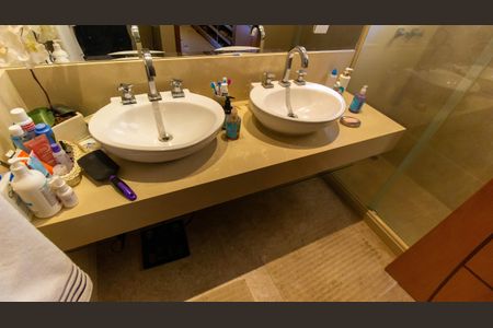 Casa de condomínio à venda com 500m², 4 quartos e 3 vagas