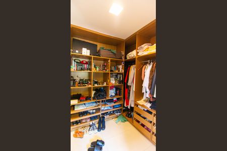 Casa de condomínio à venda com 500m², 4 quartos e 3 vagas