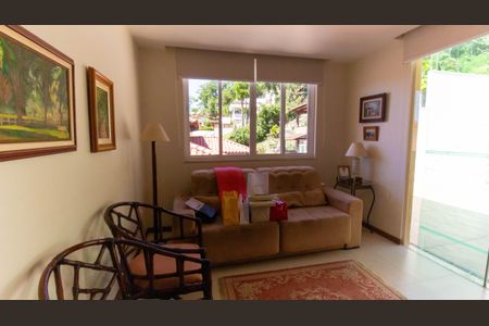 Casa de condomínio à venda com 500m², 4 quartos e 3 vagas