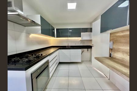 Apartamento à venda com 156m², 3 quartos e 1 vaga