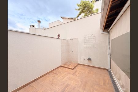 Casa de condomínio à venda com 131m², 3 quartos e 3 vagasQuintal