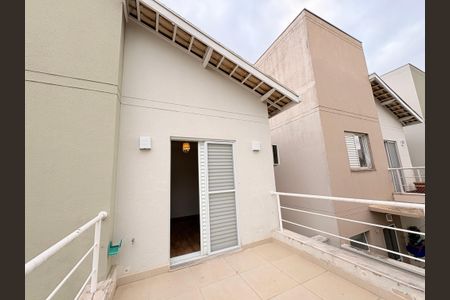 Casa de condomínio à venda com 131m², 3 quartos e 3 vagasSuíte - Sacada