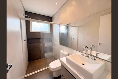 Casa de condomínio à venda com 131m², 3 quartos e 3 vagasBanheiro de Suíte