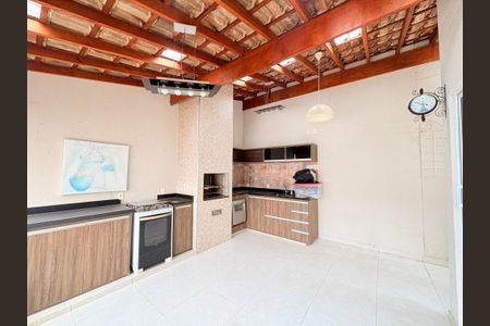 Casa de condomínio à venda com 131m², 3 quartos e 3 vagasÁrea Gourmet