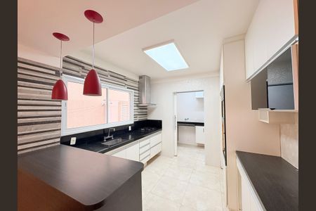 Casa de condomínio à venda com 131m², 3 quartos e 3 vagasCozinha