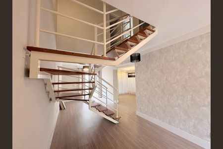 Casa de condomínio à venda com 131m², 3 quartos e 3 vagasSala