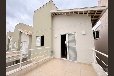 Casa de condomínio à venda com 131m², 3 quartos e 3 vagasSuíte - Sacada