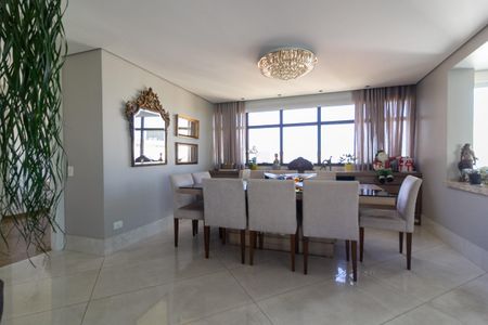 Apartamento para alugar com 700m², 5 quartos e 8 vagasSala de Jantar