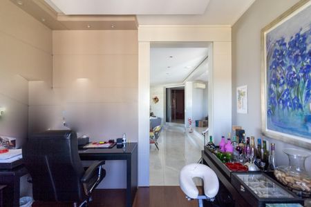 Apartamento para alugar com 700m², 5 quartos e 8 vagasEscritório