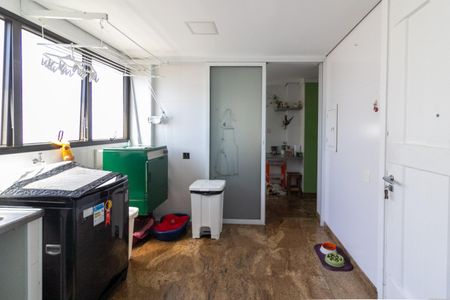 Apartamento para alugar com 700m², 5 quartos e 8 vagasÁrea de Serviço