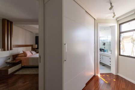 Apartamento para alugar com 700m², 5 quartos e 8 vagasCloset Quarto 2 - Suíte 2