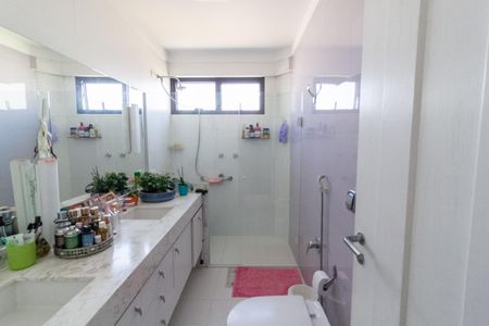 Apartamento para alugar com 700m², 5 quartos e 8 vagasBanheiro Suíte 1