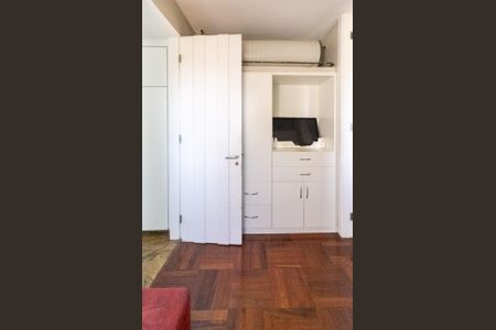 Apartamento para alugar com 700m², 5 quartos e 8 vagasQuarto de Serviço 1