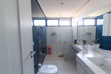 Apartamento para alugar com 700m², 5 quartos e 8 vagasBanheiro Social