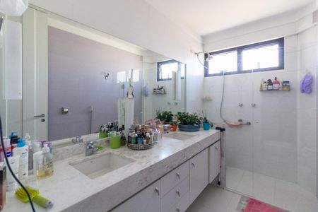 Apartamento para alugar com 700m², 5 quartos e 8 vagasBanheiro Suíte 1