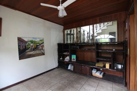 Casa de condomínio à venda com 392m², 4 quartos e 2 vagasSala 2