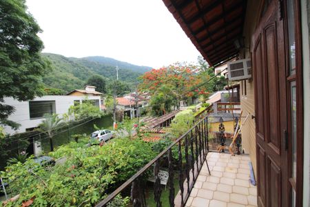 Casa de condomínio à venda com 392m², 4 quartos e 2 vagasSuíte 1 - Varanda