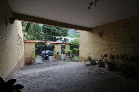 Casa de condomínio à venda com 392m², 4 quartos e 2 vagasGaragem