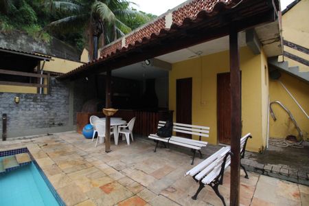 Casa de condomínio à venda com 392m², 4 quartos e 2 vagasÁrea Externa