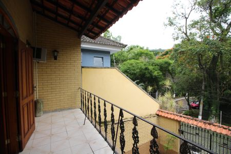 Casa de condomínio à venda com 392m², 4 quartos e 2 vagasSuíte 3 - Varanda