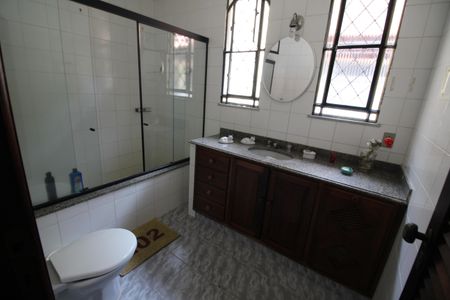 Casa de condomínio à venda com 392m², 4 quartos e 2 vagasBanheiro da Suíte 2