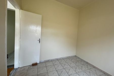 Quarto de casa para alugar com 2 quartos, 64m² em Doutor Laureano, Duque de Caxias