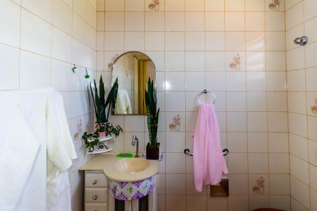 Casa à venda com 156m², 5 quartos e 1 vagaCasa 1 Banheiro da Suíte