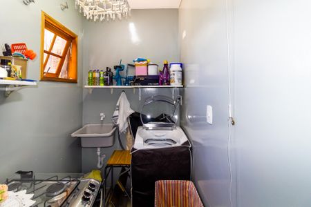 Casa à venda com 156m², 5 quartos e 1 vagaCasa 1 Área de Serviço