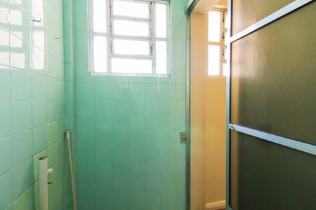 Apartamento para alugar com 107m², 3 quartos e 1 vaga Apartamento para alugar com 107m², 3 quartos e 1 vagaQuarto e banheiro de serviço