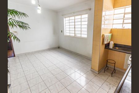 Casa à venda com 120m², 3 quartos e 2 vagas Casa à venda com 120m², 3 quartos e 2 vagasCozinha