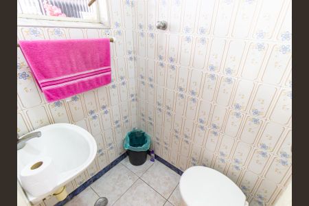 Casa à venda com 120m², 3 quartos e 2 vagas Casa à venda com 120m², 3 quartos e 2 vagasBanheiro